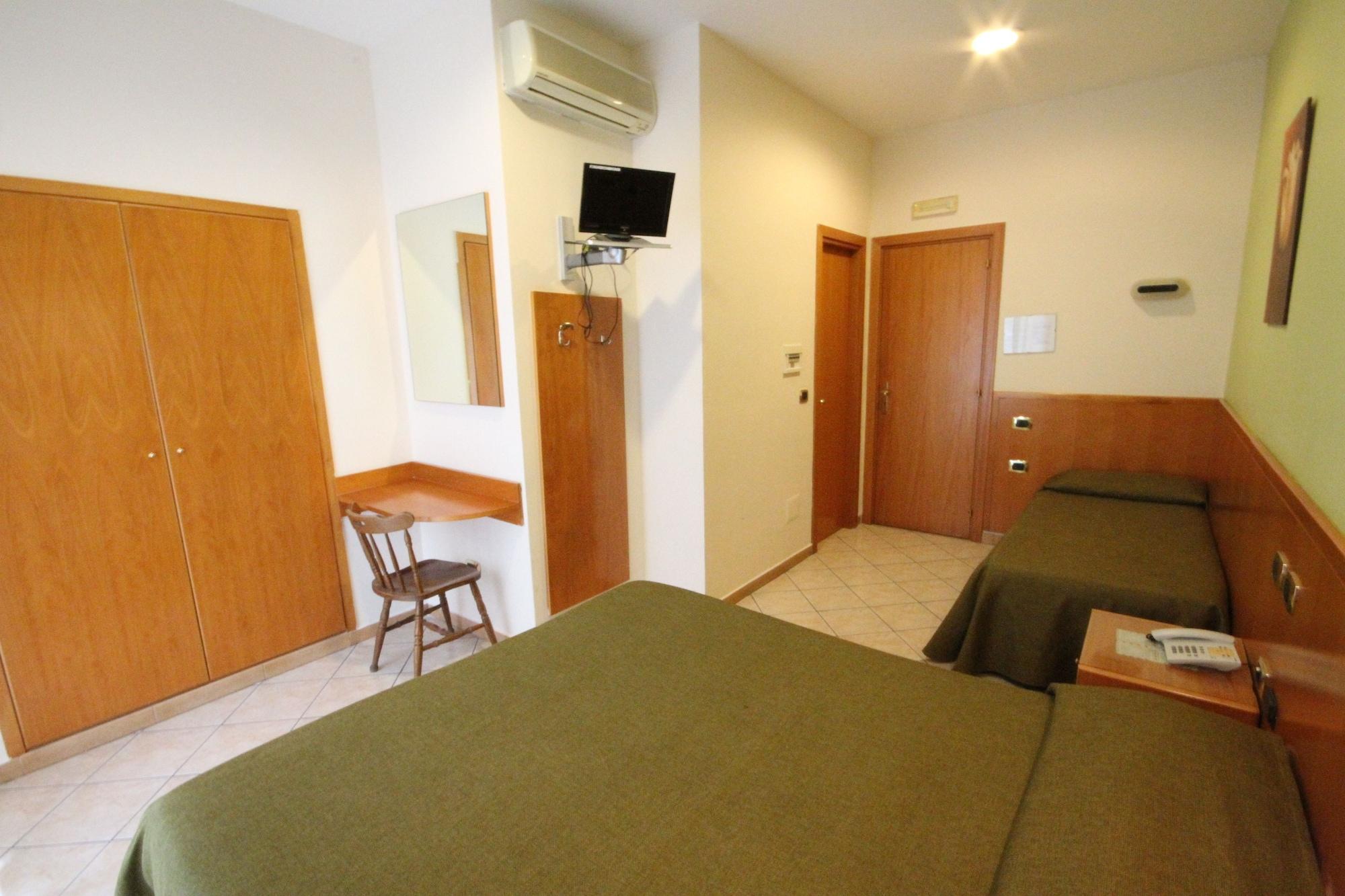 Zara Hotel 2*