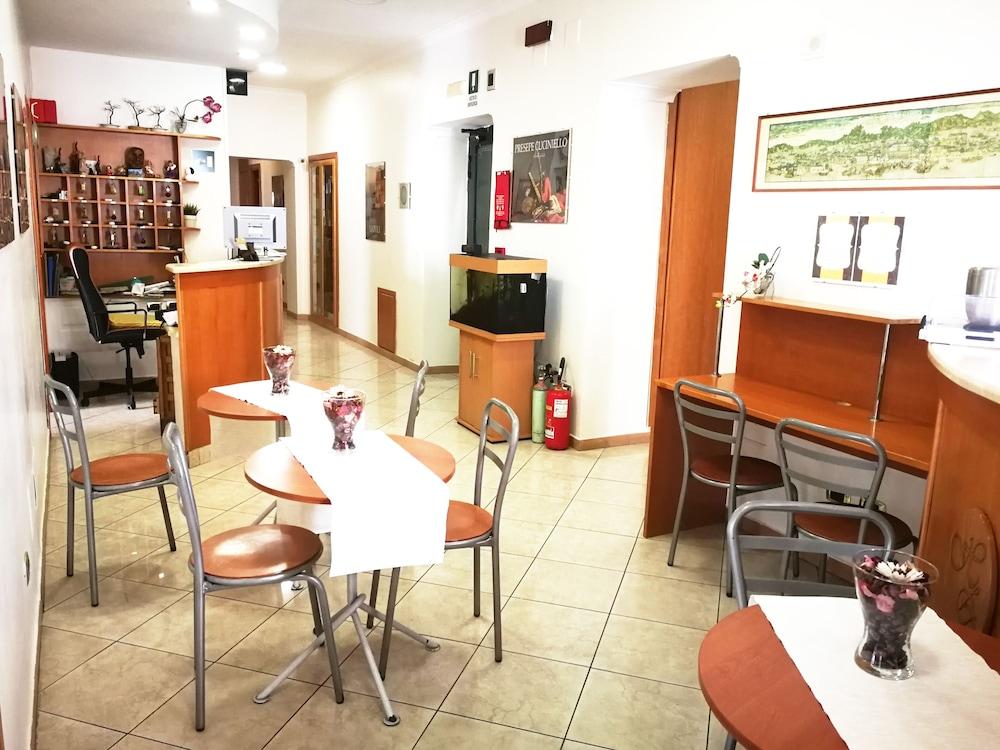 Hotel Zara Naples
