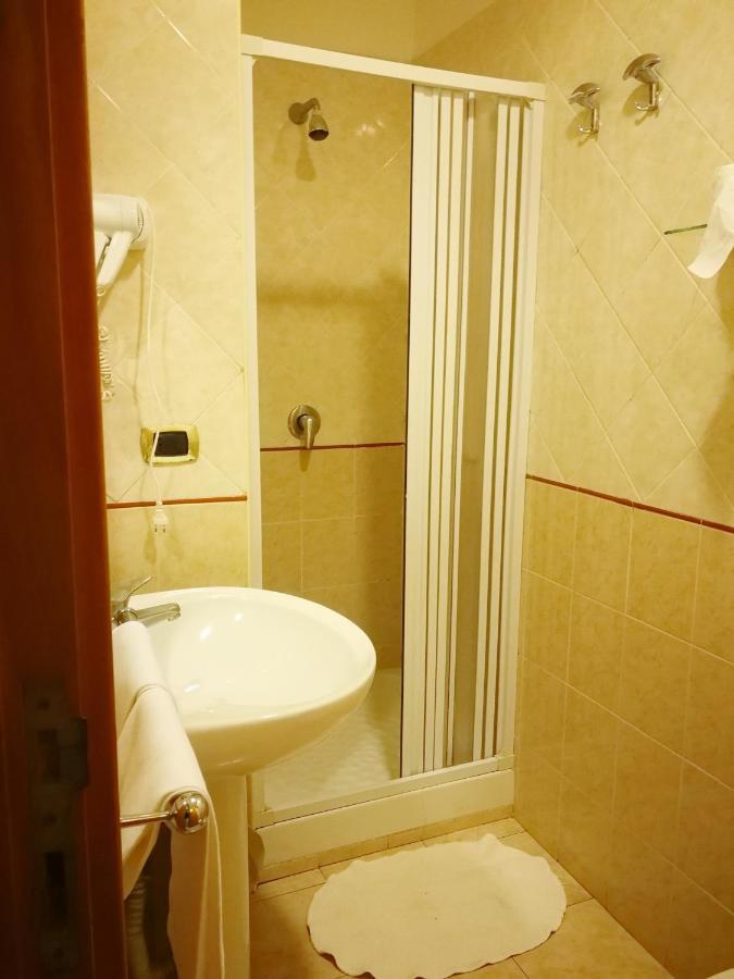 Hotel Zara 2*
